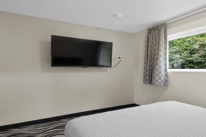 Room 13 of 40