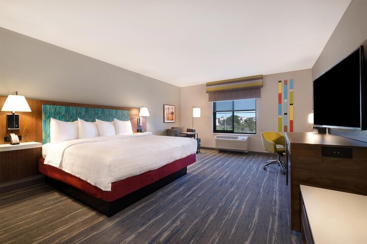 Hampton Inn & Suites Marina
