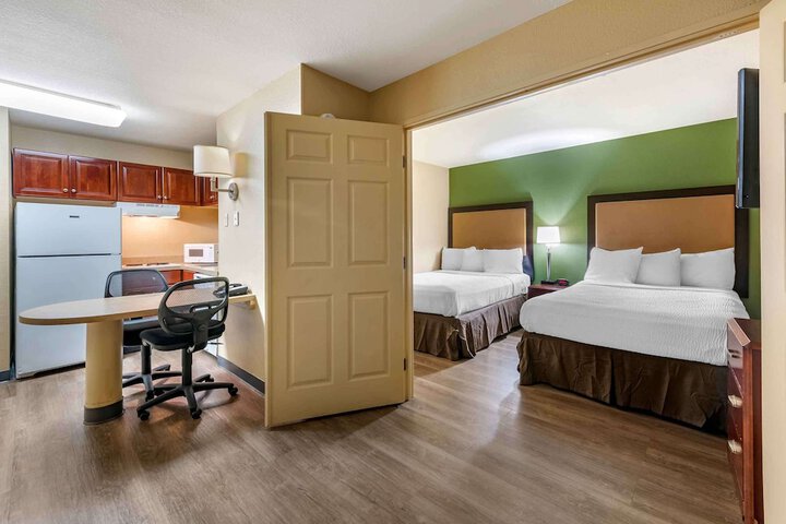 Room 15 of 38