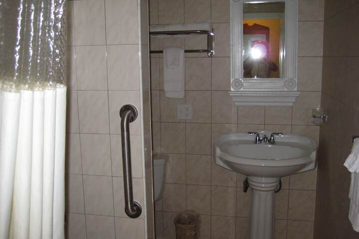Room 9 of 22