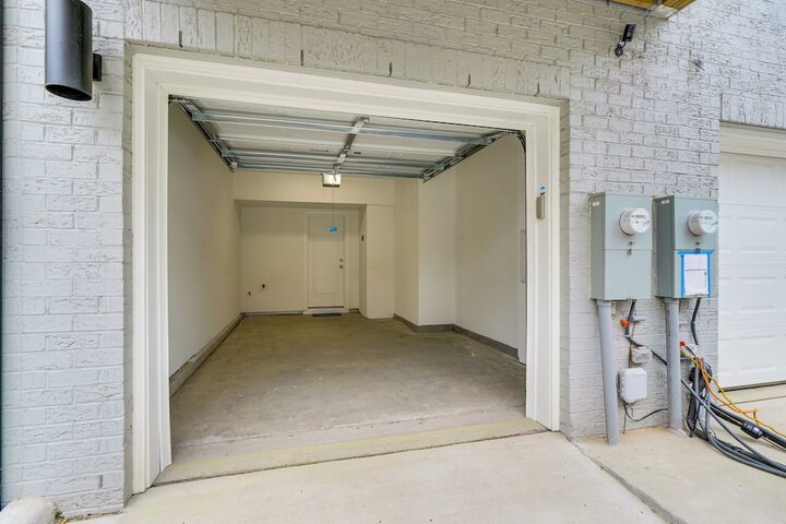 Modern Downtown Apt w / Balcony in Wake Forest!