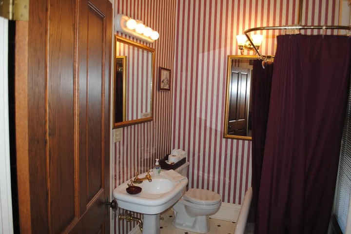 Room 53 of 64