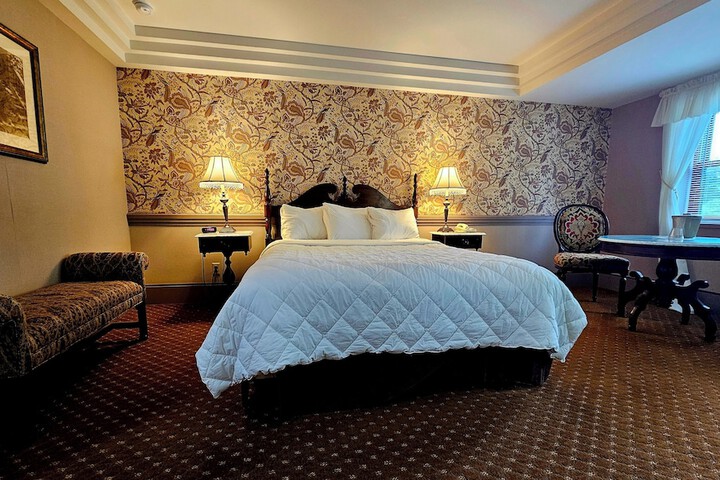 Room 12 of 26