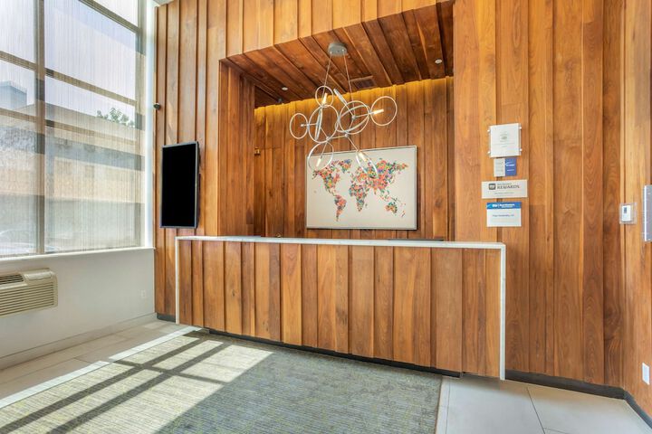 Best Western Plus Plaza Hotel