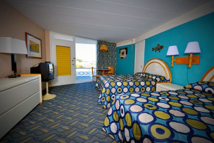 Room 25 of 37