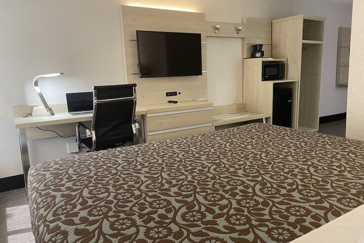 Room 14 of 21