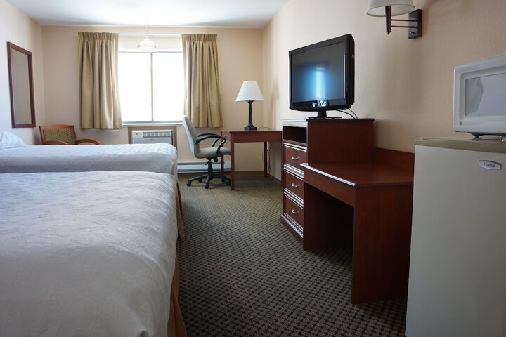 Luxury Inn & Suites