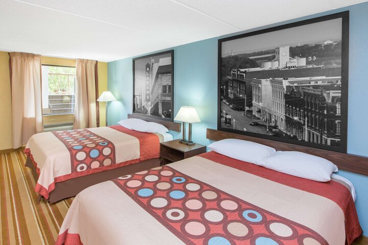 Room 10 of 21