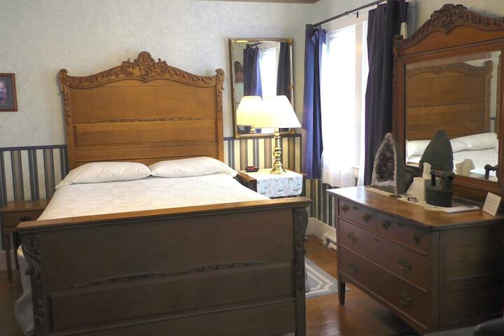 Room 9 of 29