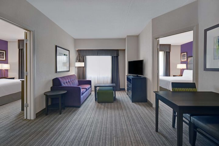 Room 33 of 54
