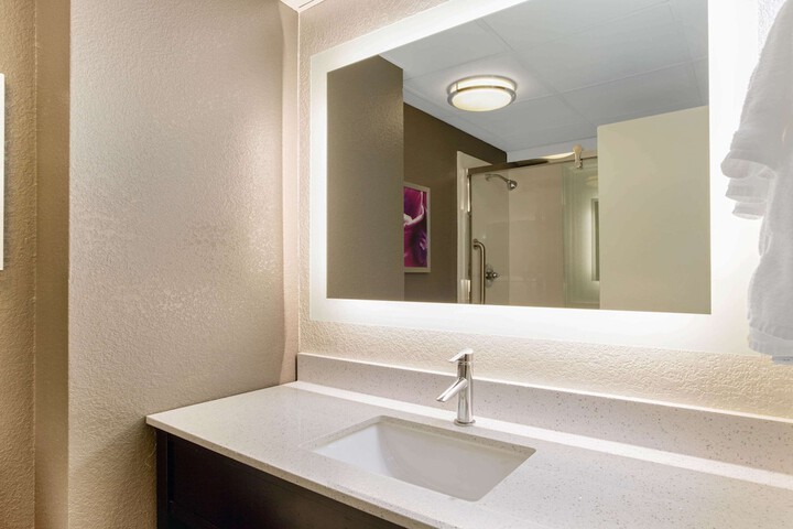 La Quinta Inn & Suites by Wyndham Boston-Andover