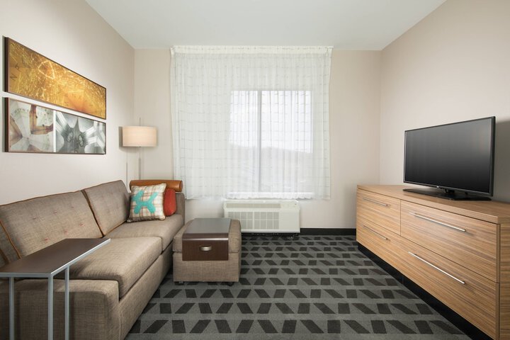 Room 18 of 32