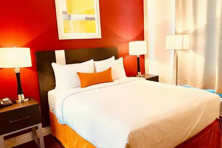 Room 4 of 12