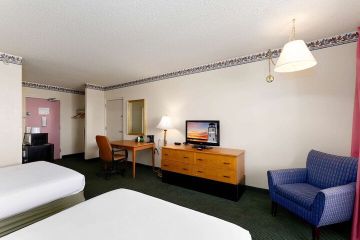 Room 35 of 47