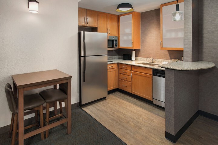 Residence Inn by Marriott Pittsburgh Monroeville / Wilkins