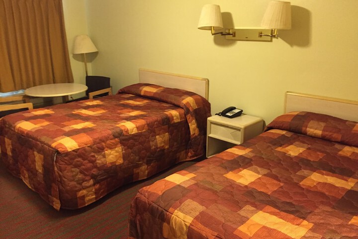 Room 10 of 31