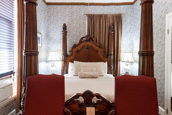 Room 83 of 115