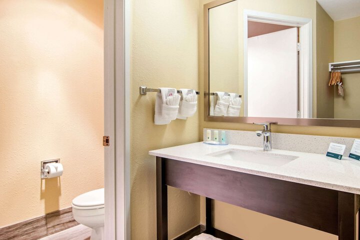 Quality Inn & Suites Albany Corvallis