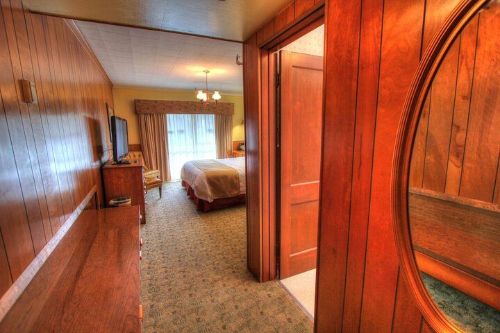 Room 34 of 59