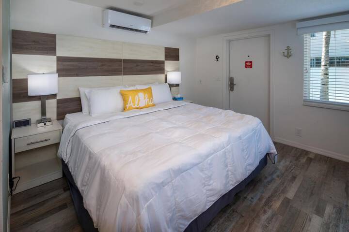 Room 25 of 54