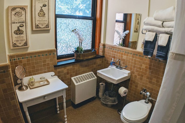Room 12 of 37