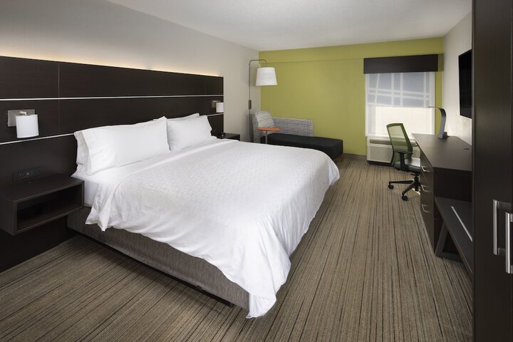 Room 12 of 33