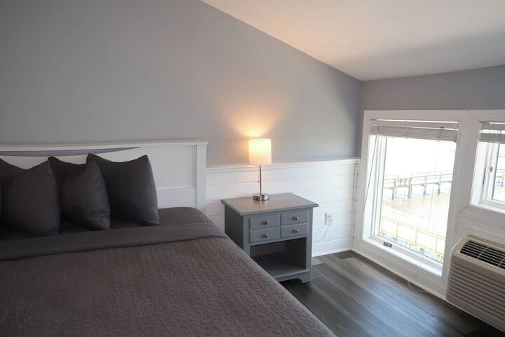 Room 16 of 65