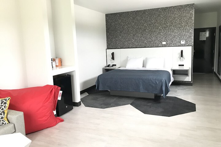 Room 53 of 68