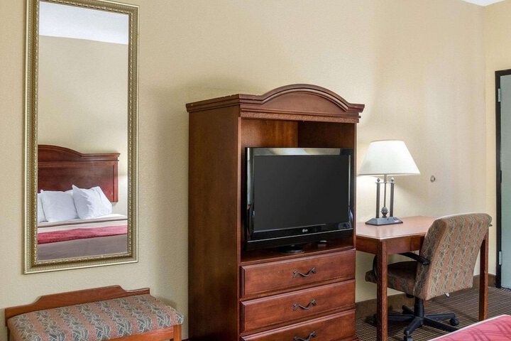 Room 11 of 24