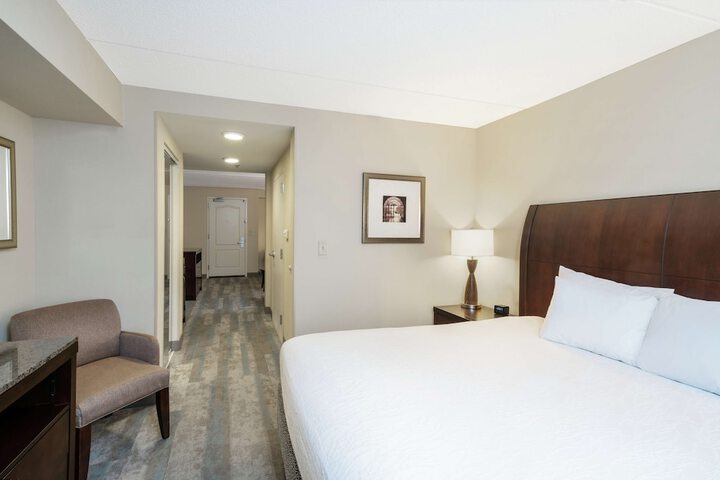 Room 21 of 34