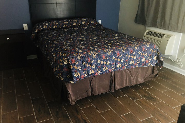 Room 18 of 22