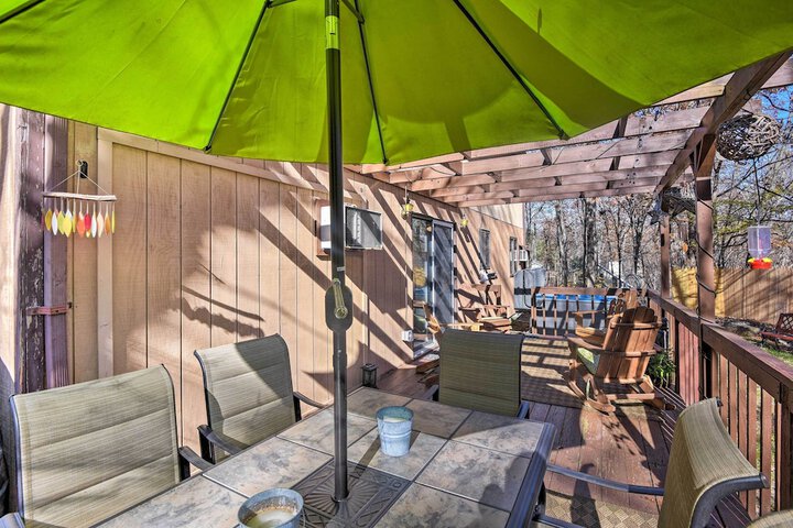 Poconos Vacation Rental w / Pool Access & Hot Tub!