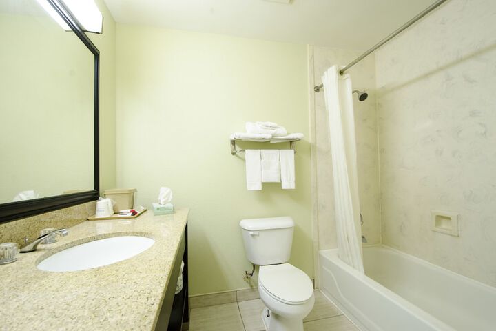 Super 8 by Wyndham Hull Street Midlothian / Richmond Area