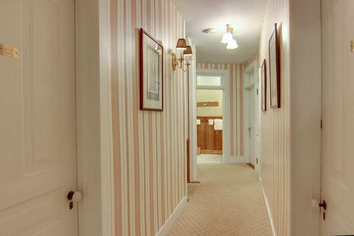 Ballroom/Hall 46 of 55