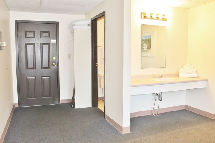 Room 18 of 38