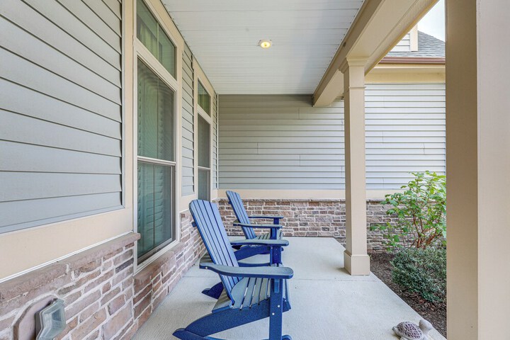 Furnished Outdoor Space: Family Home in Ocean View