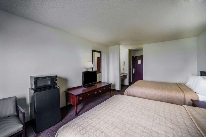 Room 12 of 18