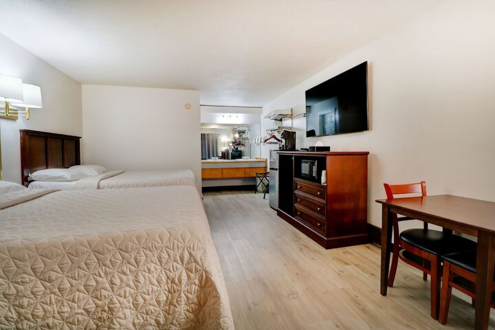 Room 43 of 59