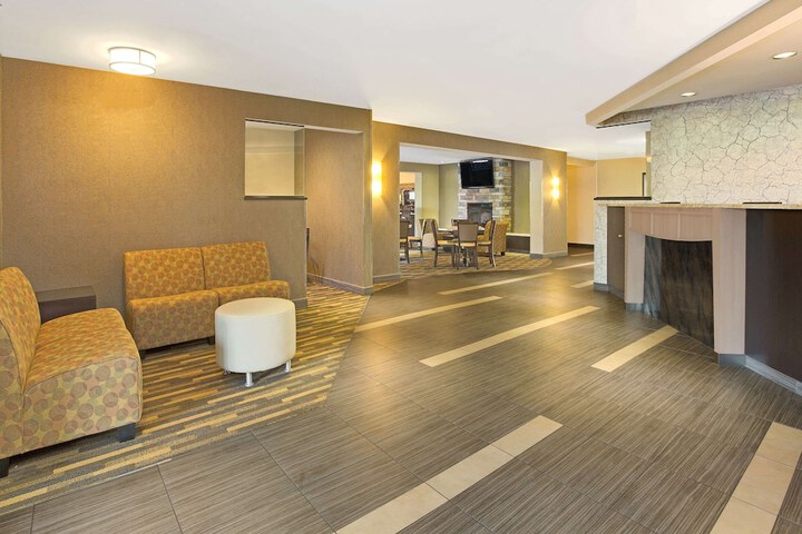 Hotel Interior 4 of 16