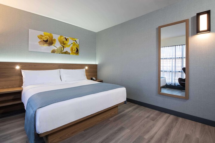 Room 19 of 40