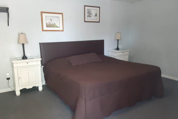 Room 8 of 11
