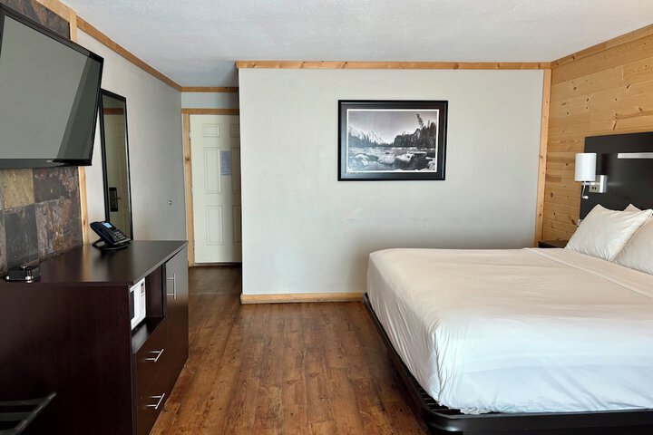 Americas Best Value Inn Wall