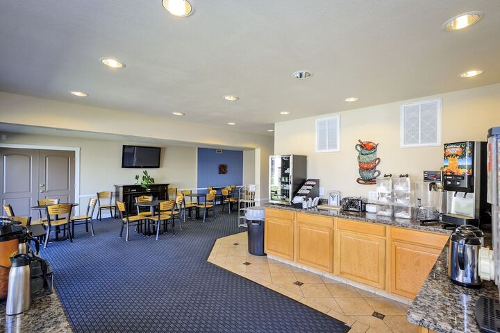 Breakfast/Coffee Service 19 of 21
