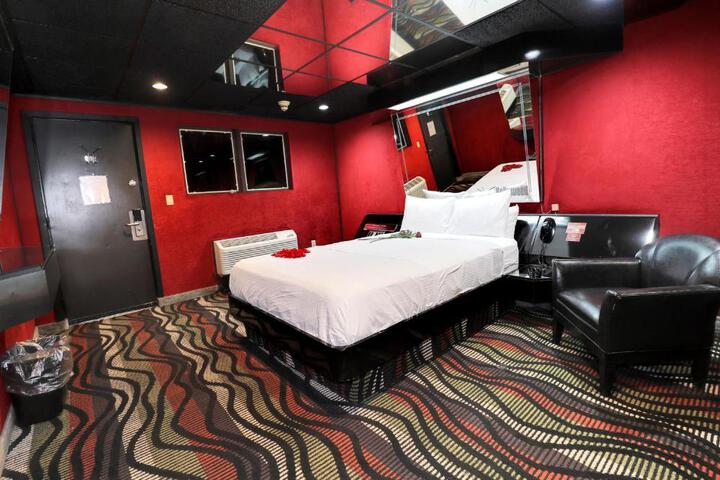 Hollywood Motel