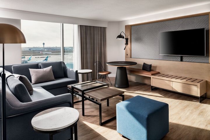 Sheraton Gateway Hotel in Toronto International Airport