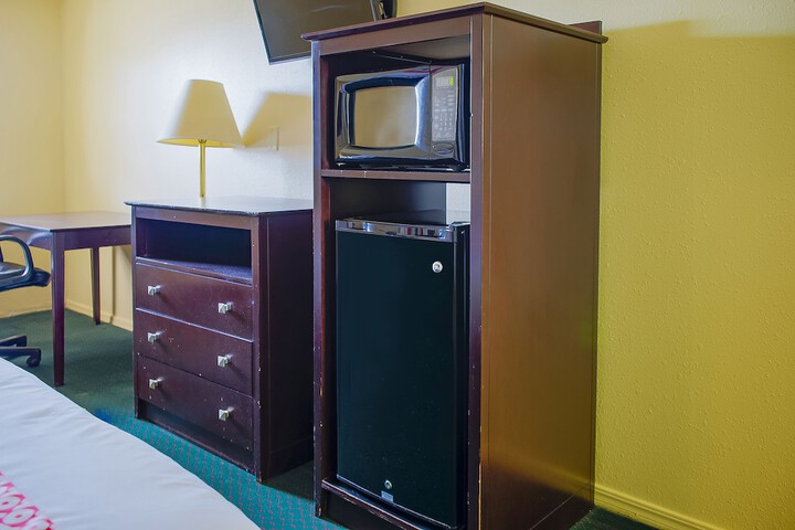 Room 16 of 28