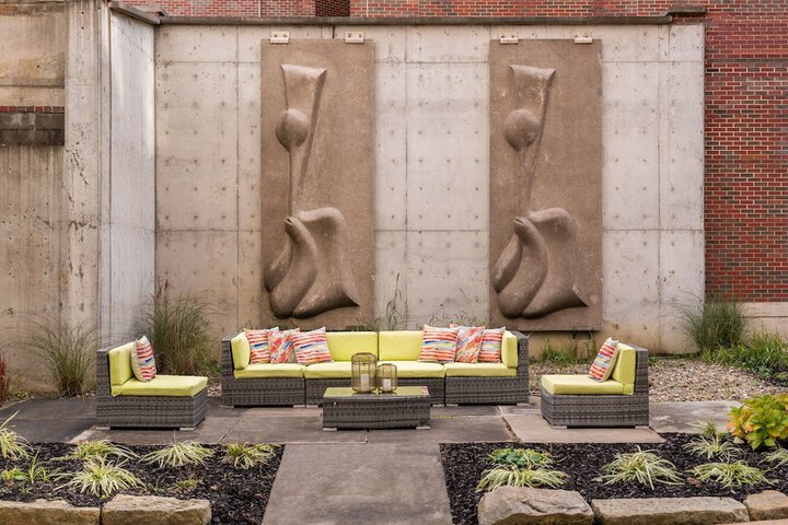 BLU-Tique Akron, a Tribute Portfolio Hotel