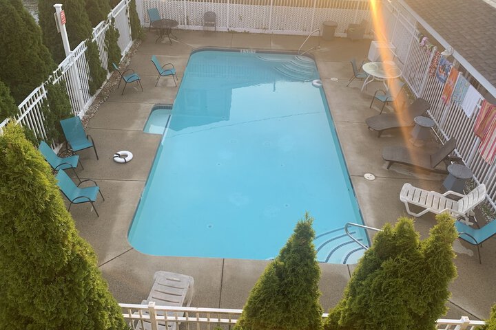 Pool 6 of 93