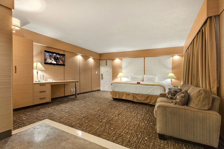 Room 13 of 35