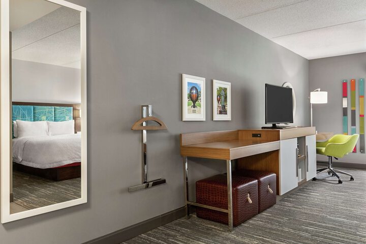 Room 14 of 28